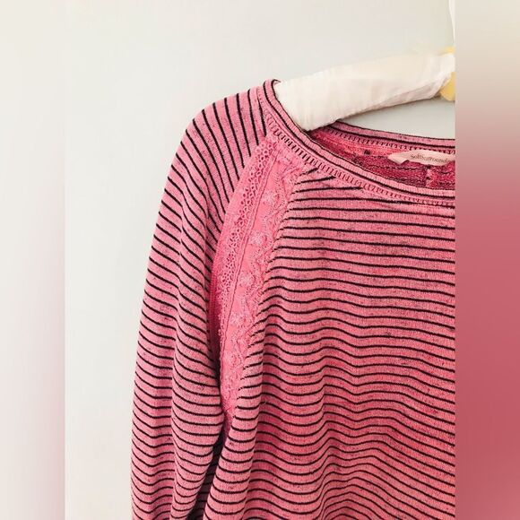 Soft surroundings | distressed pink lace crewneck sweatshirt | size large - Picture 3 of 7